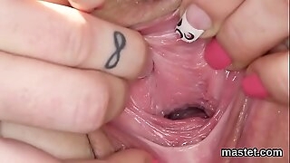 Sexy czech teenie gapes her entertaining vagina thither the special